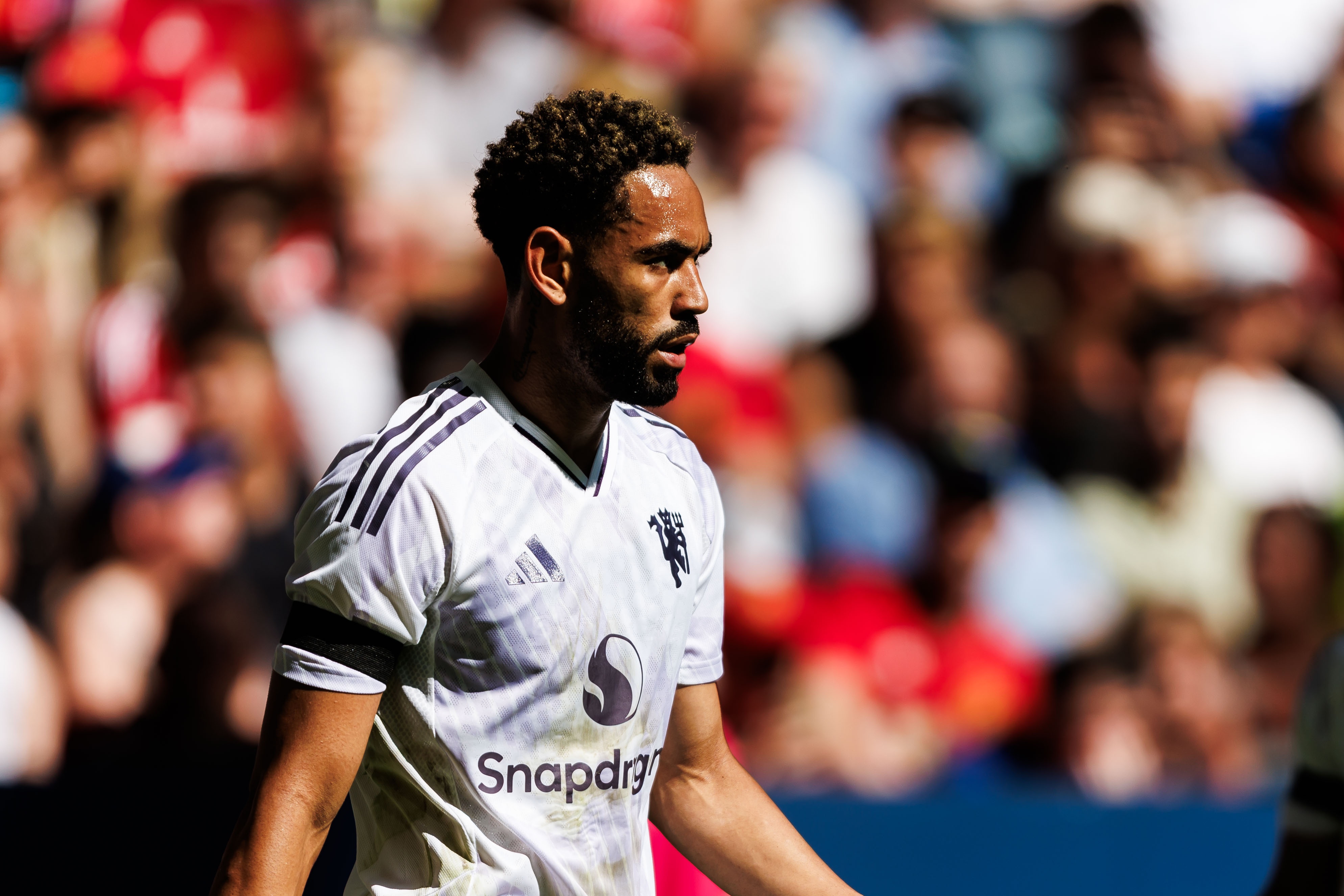 记者:库尼亚接受私人理疗师治疗,希望本月复出