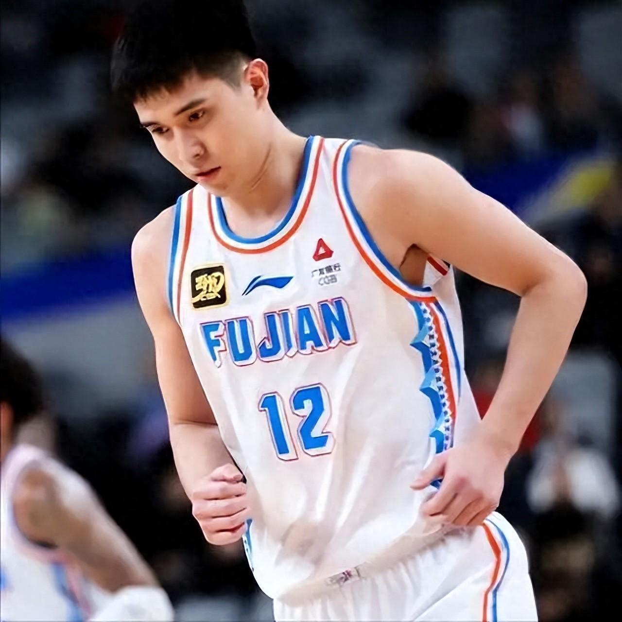 333体育|电竞-官方网站-被绝杀依然闪耀！9中9三分狂砍33分，别忘了他曾和林葳齐名