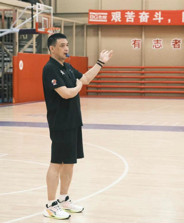 333体育|电竞-官方网站-【人物】闵鹿蕾全方位改造北控 冠军教练的变与不变