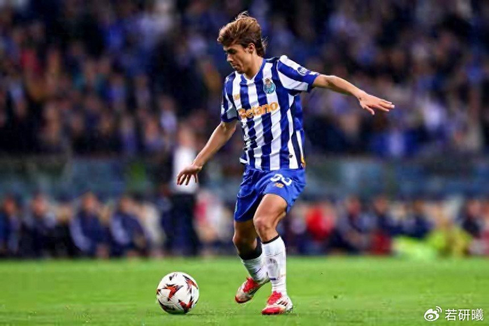 333体育|电竞-官方网站-7000万！皇马盯上葡萄牙新核，但安切洛蒂真的需要他吗？|转会|罗德里戈·埃尔南德斯·卡斯坎特|圣地亚哥-伯纳乌足球场|维蒂尼亚-费雷拉|罗德里戈-莫拉_新浪体育_新浪新闻