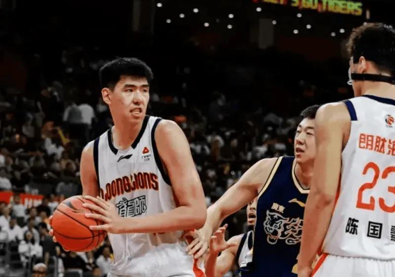 徐昕收到NBA试训+夏联邀请，同时官宣入国家队短训营，如何决策？